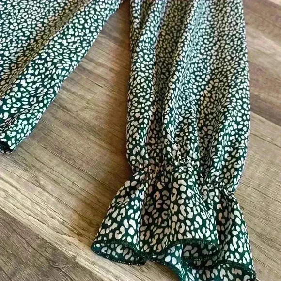 💜 Medium Green Long Sleeve Shirt - Picture 5 of 6